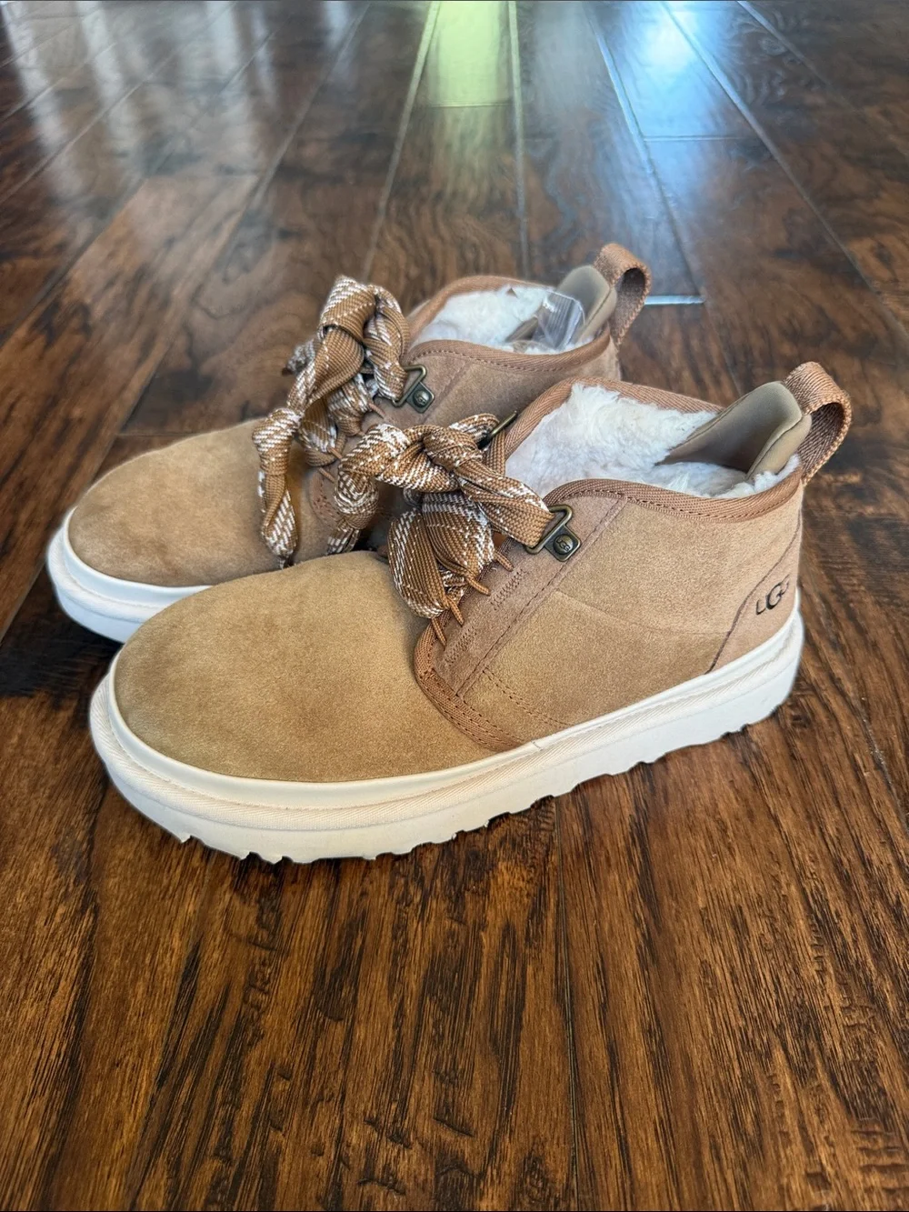 UGG new without